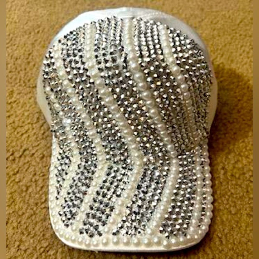 Brand New White Rhinestone Pearl Shining Club Baseball Hat